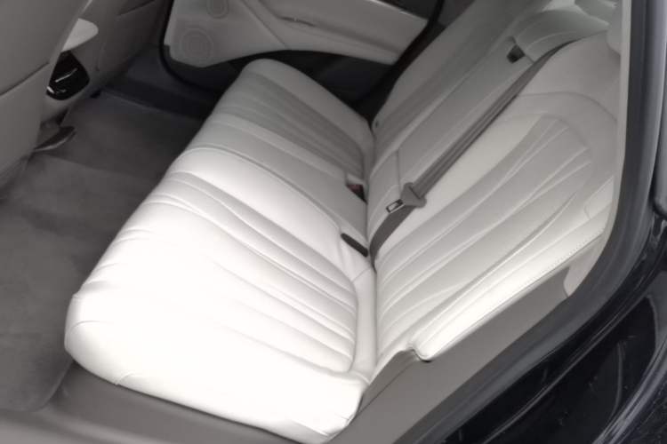 Used IM L7 2022 Dynamic Model Left Rear Seat