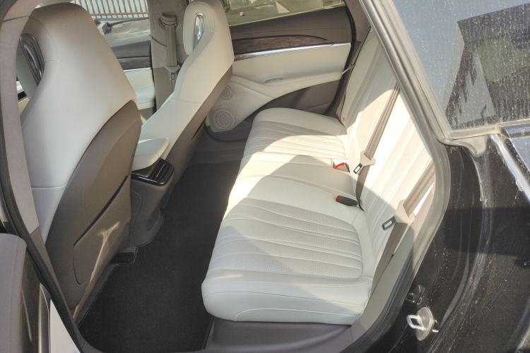 Used IM L7 2022 Dynamic Model Left Rear Seat