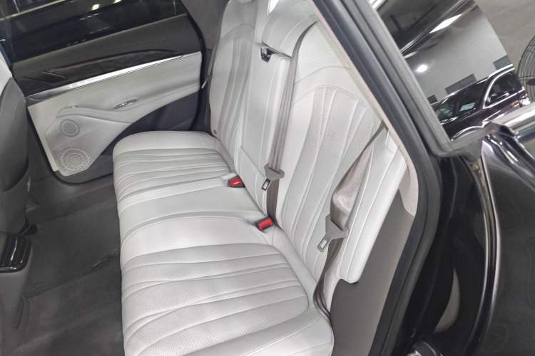 Used IM L7 2022 Dynamic Model Left Rear Seat