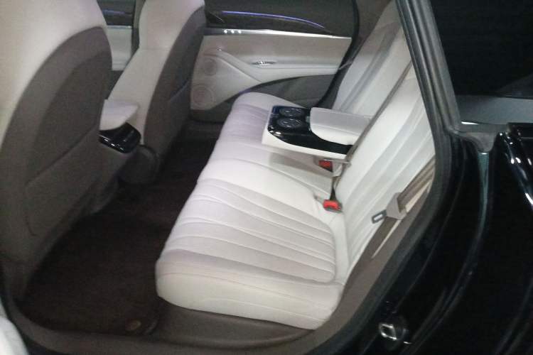 Used IM L7 2022 Dynamic Model Left Rear Seat