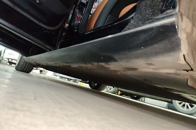 Used IM L7 2022 Dynamic Model Left Side Sill