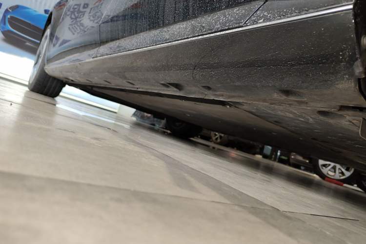 Used IM L7 2022 Dynamic Model Left Side Sill