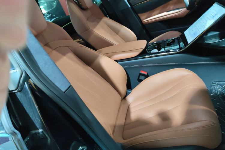 Used IM L7 2022 Dynamic Model Right Front Seat