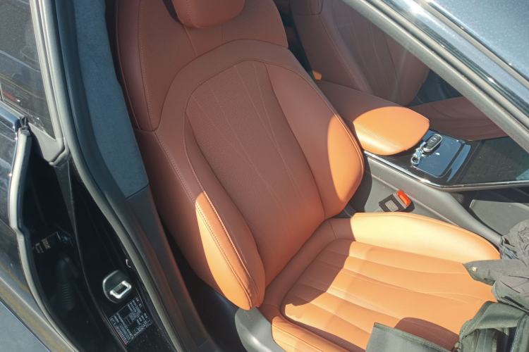 Used IM L7 2022 Dynamic Model Right Front Seat