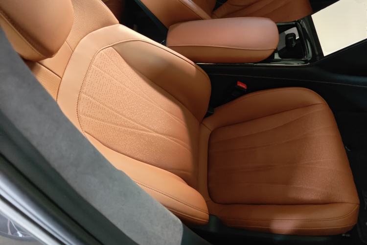 Used IM L7 2022 Dynamic Model Right Front Seat