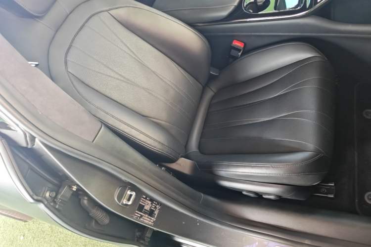 Used IM L7 2022 Pro Model Right Front Seat