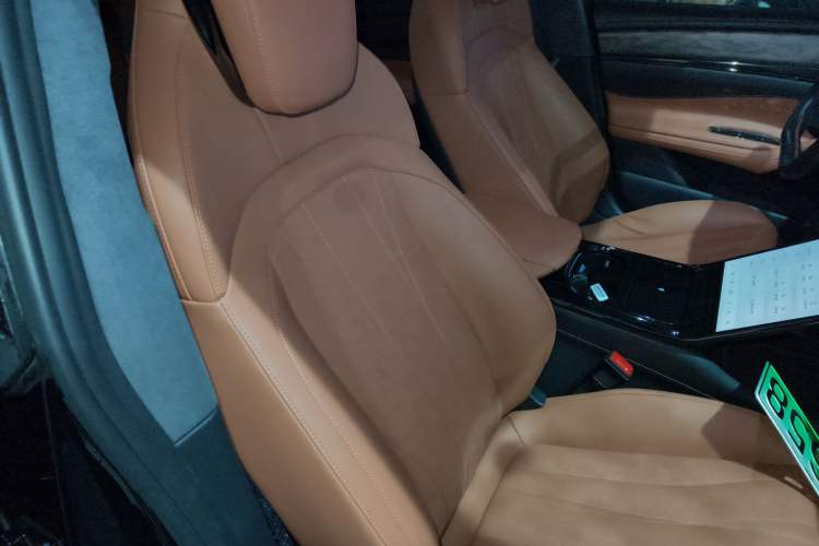 Used IM L7 2022 Dynamic Model Right Front Seat