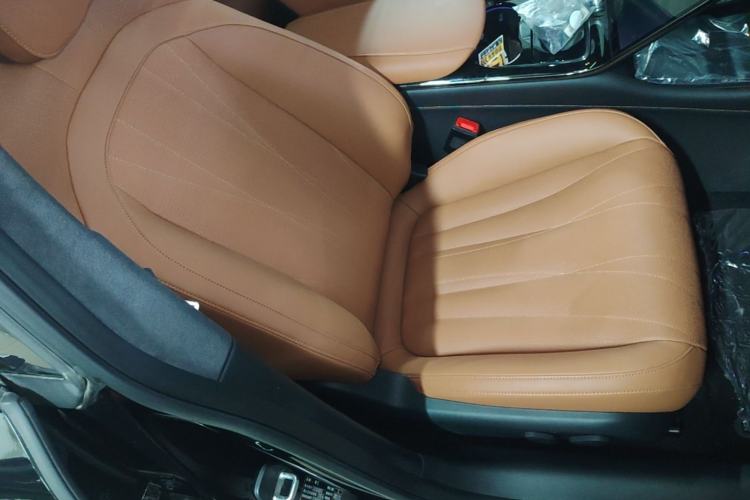 Used IM L7 2022 Dynamic Model Right Front Seat