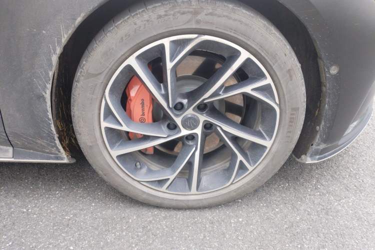 Used IM L7 2022 Dynamic Model Right Front Wheel Hub