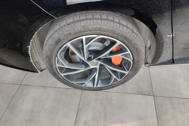 Used IM L7 2022 Dynamic Model Right Rear Wheel Hub