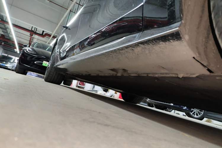 Used IM L7 2022 Dynamic Model Right Side Sill