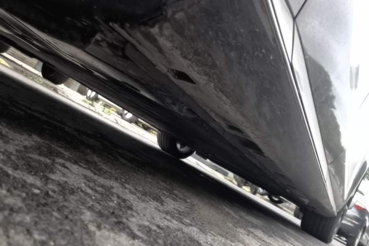 Used IM L7 2022 Dynamic Model Right Side Sill