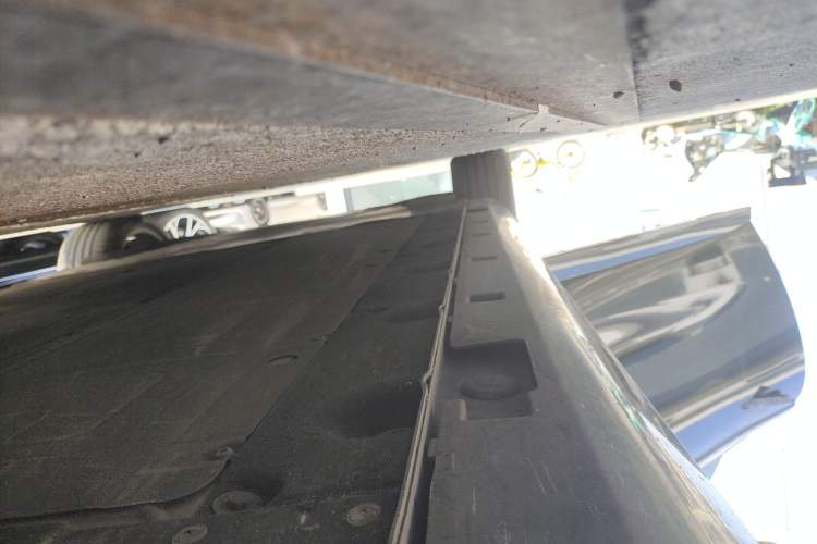Used IM L7 2022 Dynamic Model Right Side Sill