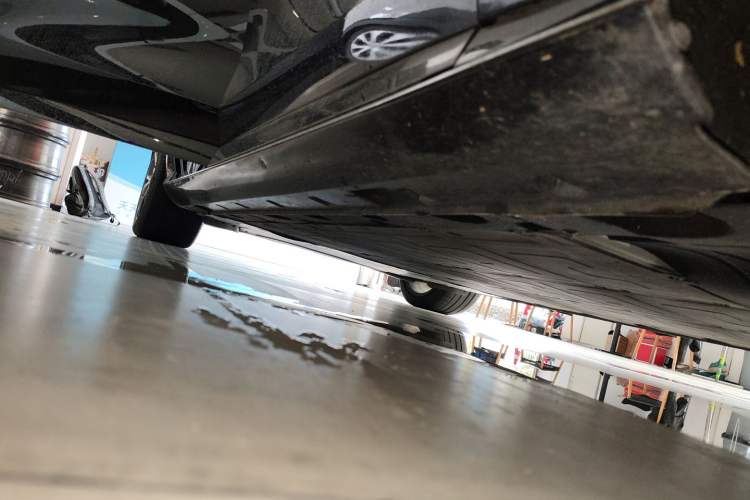 Used IM L7 2022 Dynamic Model Right Side Sill