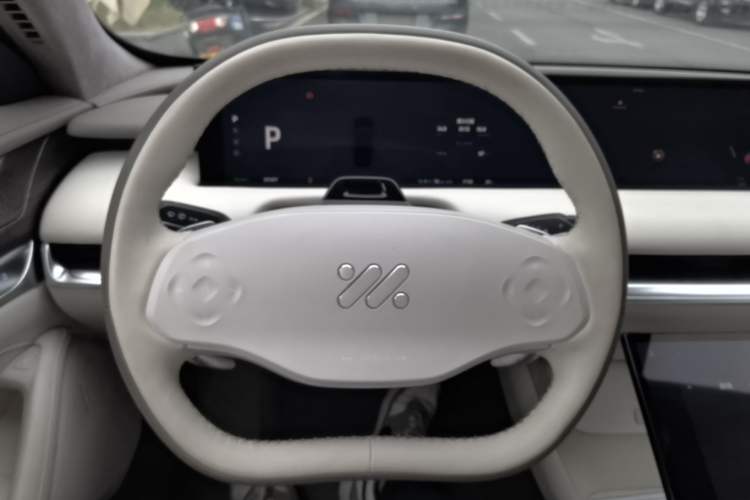 Used IM L7 2022 Dynamic Model Steering Wheel