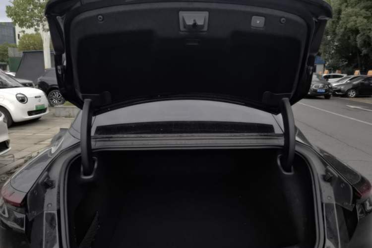 Used IM L7 2022 Dynamic Model Trunk
