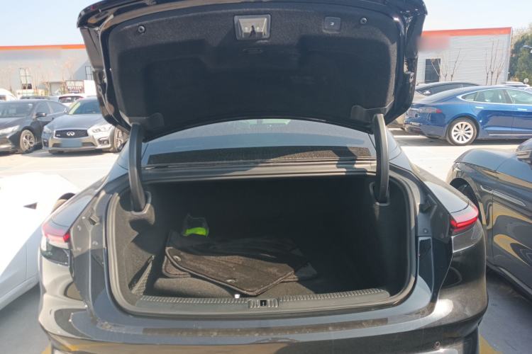 Used IM L7 2022 Dynamic Model Trunk