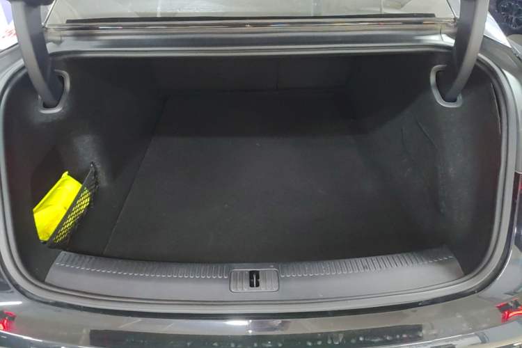 Used IM L7 2022 Dynamic Model Trunk