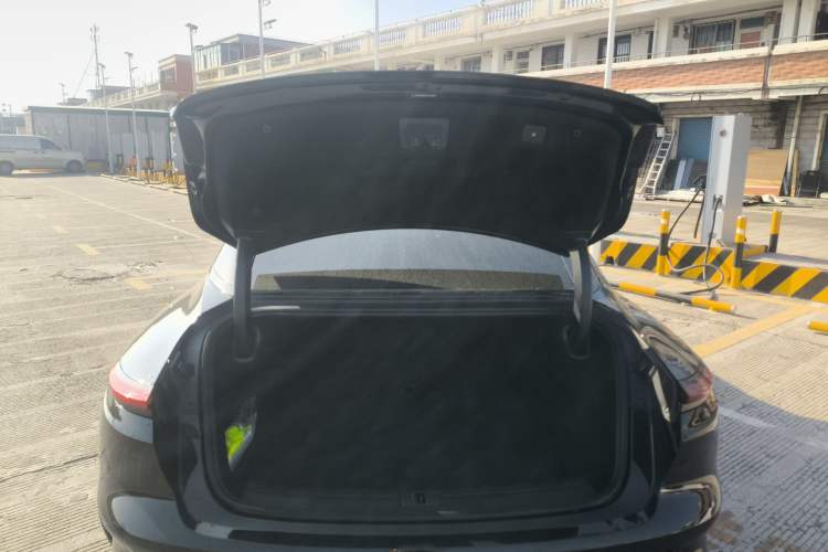 Used IM L7 2022 Dynamic Model Trunk