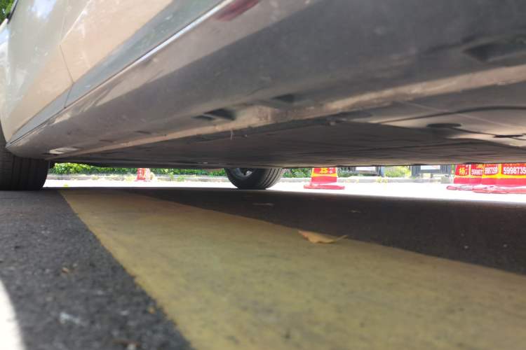Used IM L7 2022 Dynamic Model Chassis Rear Left