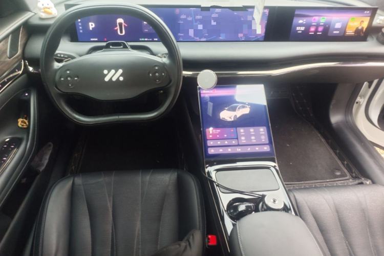 Used IM L7 2022 Dynamic Model Center Console