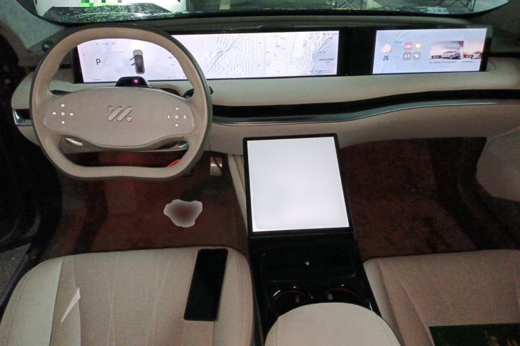 Used IM L7 2022 Pro Model Center Console