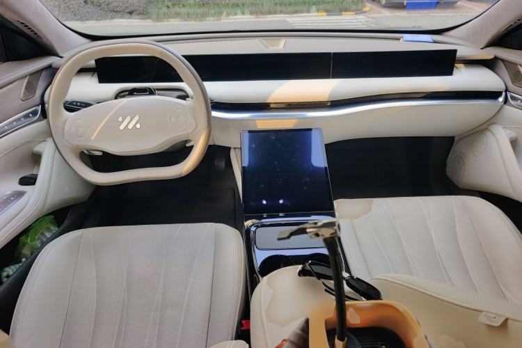 Used IM L7 2022 Angel Wheel Edition Center Console