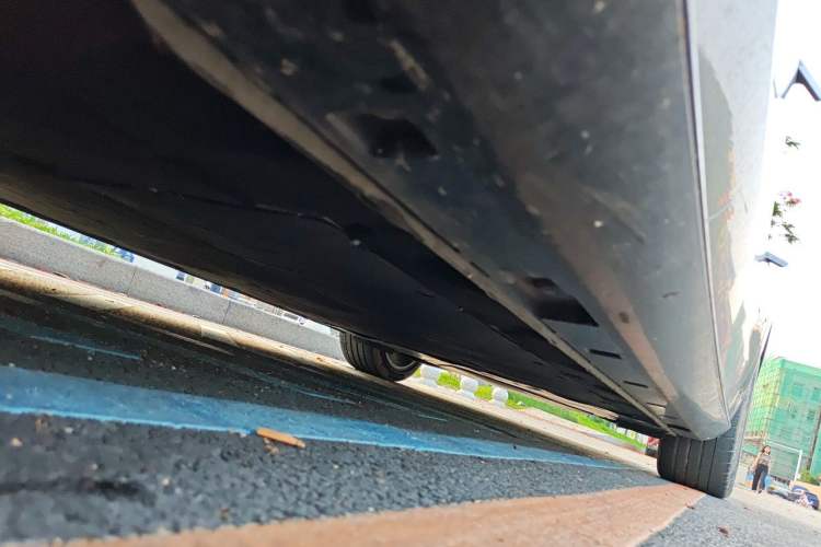 Used IM L7 2022 Dynamic Model Chassis Front Left