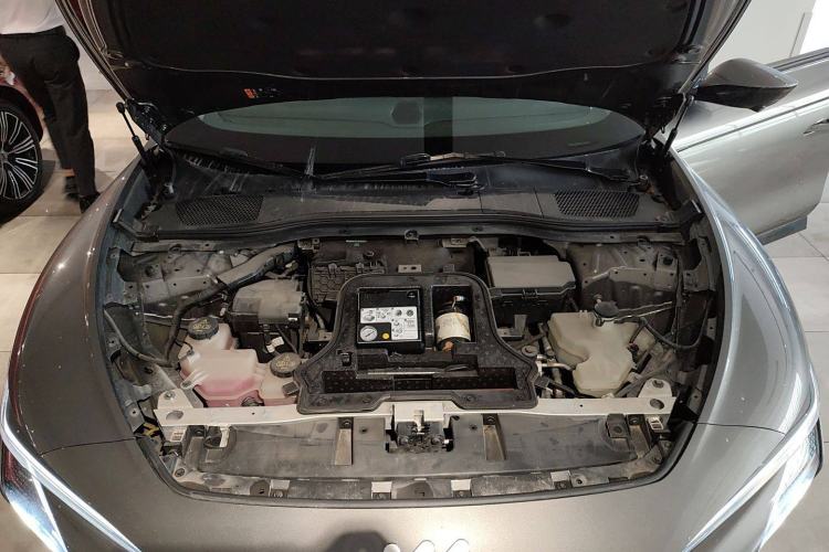 Used IM L7 2022 Dynamic Model Engine Bay