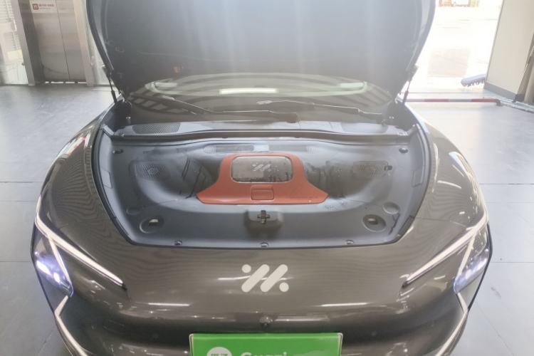 Used IM L7 2022 Dynamic Model Engine Bay
