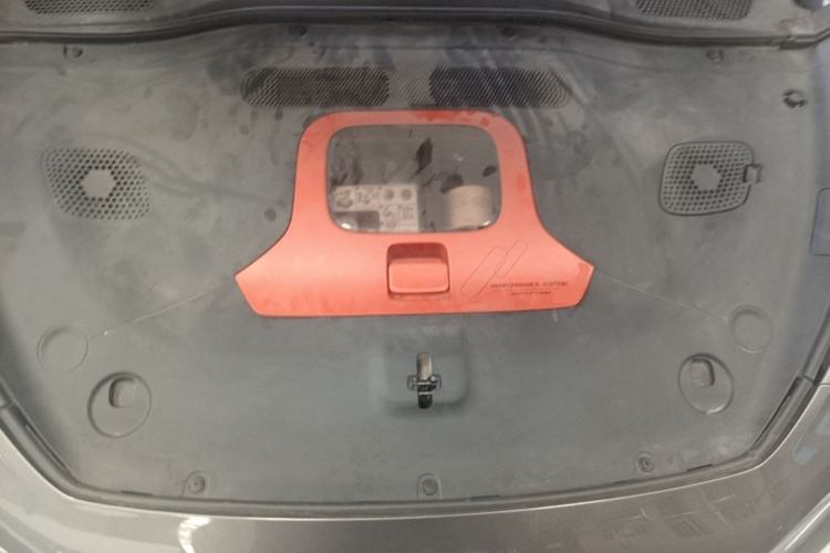 Used IM L7 2022 Dynamic Model Engine Bay