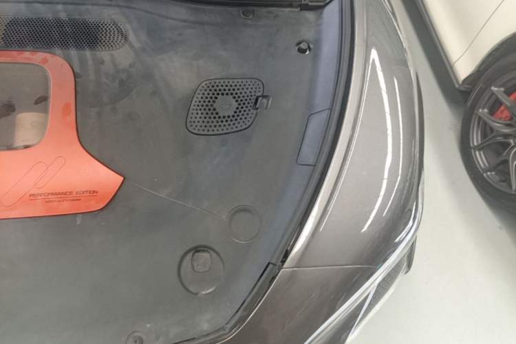 Used IM L7 2022 Dynamic Model Engine Bay Left