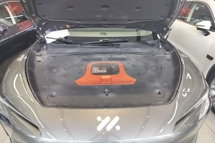 Used IM L7 2022 Pro Model Engine Bay