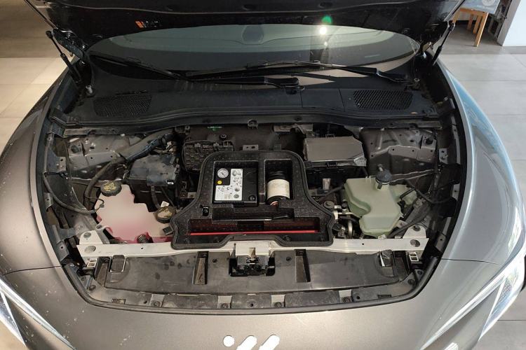 Used IM L7 2022 Dynamic Model Engine Bay