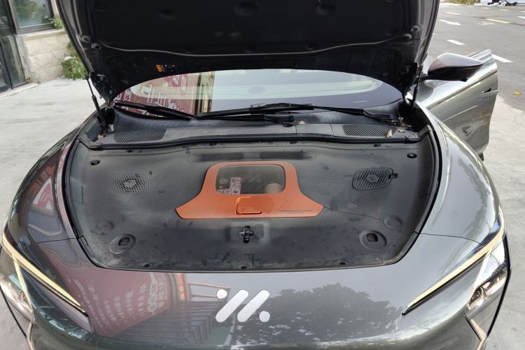Used IM L7 2022 Dynamic Model Engine Bay