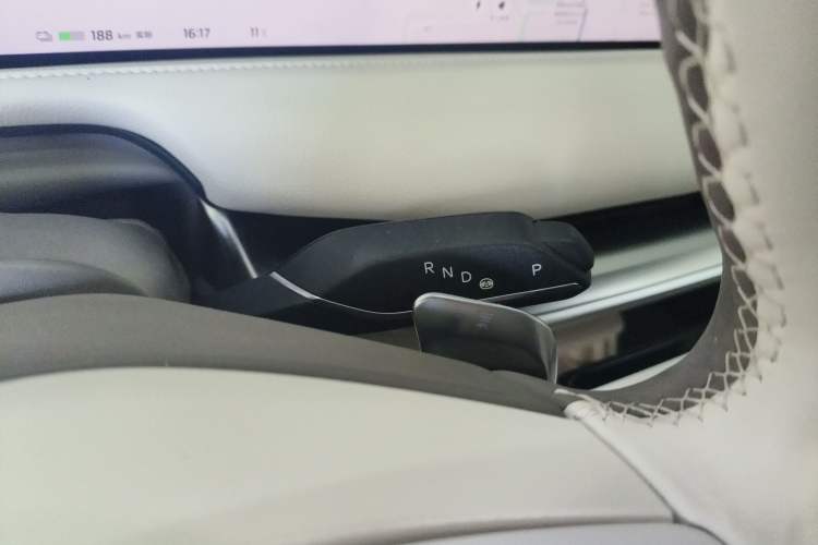 Used IM L7 2022 Dynamic Model Gear Lever