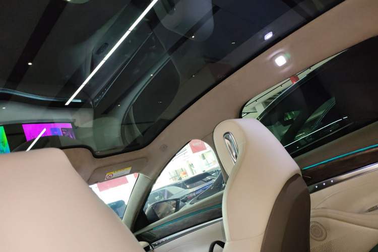 Used IM L7 2022 Dynamic Model Headliner