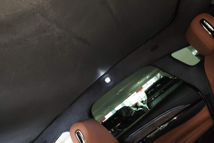 Used IM L7 2022 Dynamic Model Headliner