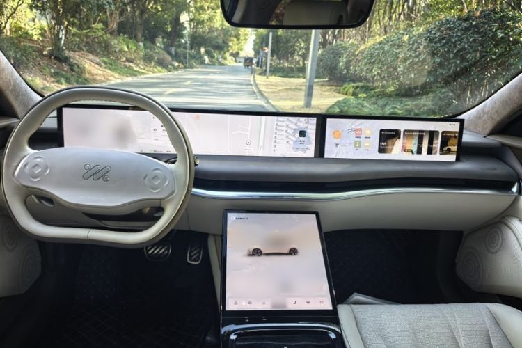 Used IM L7 2022 Pro Model Interior 3