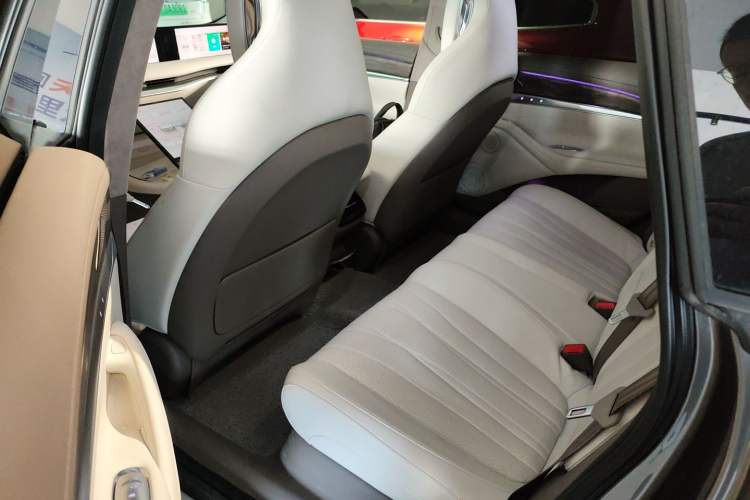 Used IM L7 2022 Dynamic Model Interior 4