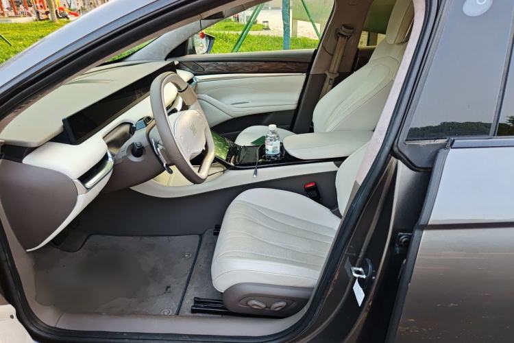 Used IM L7 2022 Dynamic Model Left Front Seat
