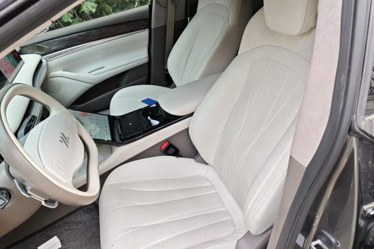 Used IM L7 2022 Dynamic Model Left Front Seat