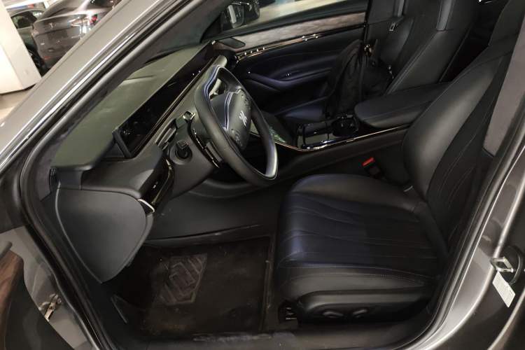 Used IM L7 2022 Dynamic Model Left Front Seat
