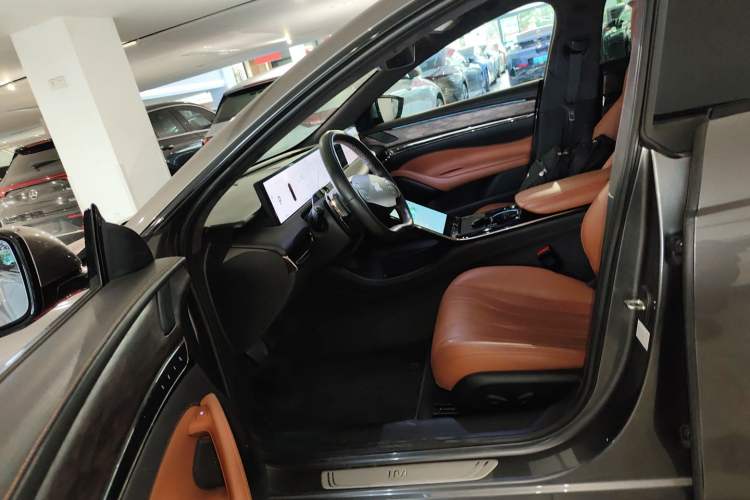 Used IM L7 2022 Dynamic Model Left Front Seat