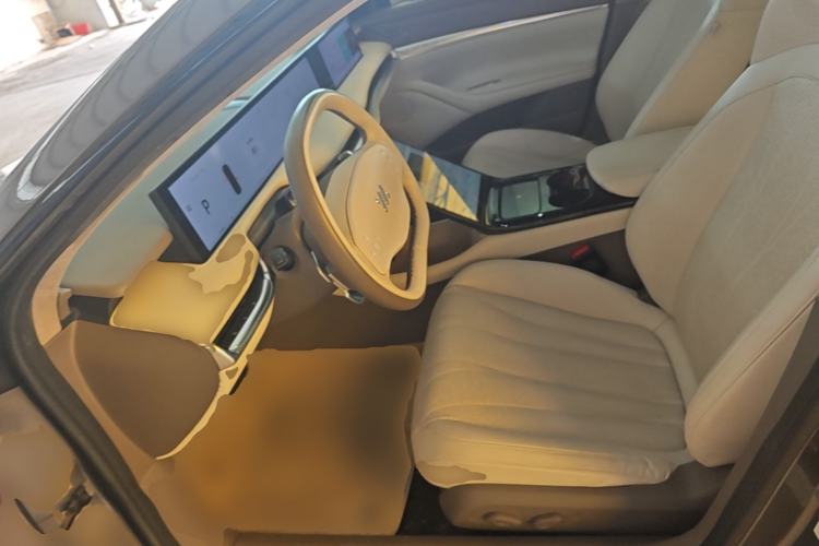 Used IM L7 2022 Pro Model Left Front Seat