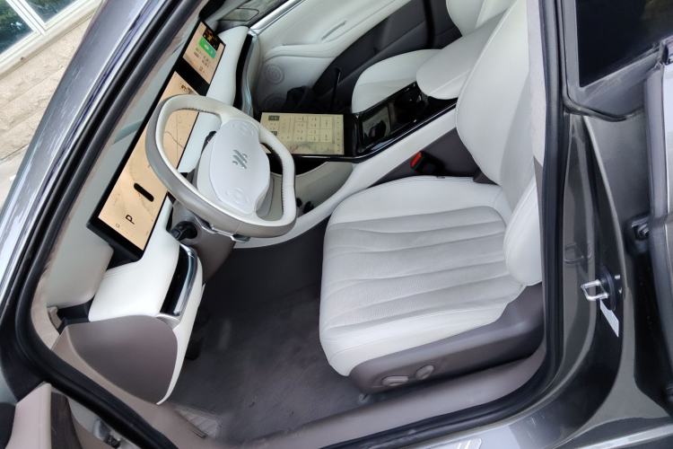 Used IM L7 2022 Dynamic Model Left Front Seat