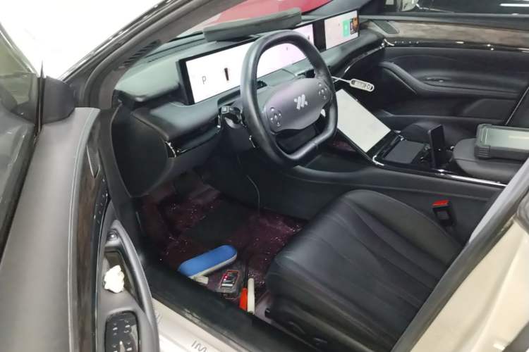 Used IM L7 2022 Dynamic Model Left Front Seat