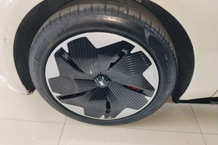 Used IM L7 2022 Dynamic Model Left Front Wheel Hub