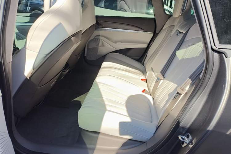 Used IM L7 2022 Pro Model Left Rear Seat