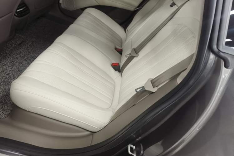 Used IM L7 2022 Dynamic Model Left Rear Seat